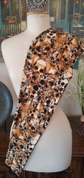 Gold skulls - Picture 1 of 3